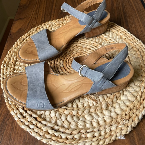 Born Sandals Size 10 Leather Rubber Comfortable Summer Vacation Casual Office - Picture 3 of 10